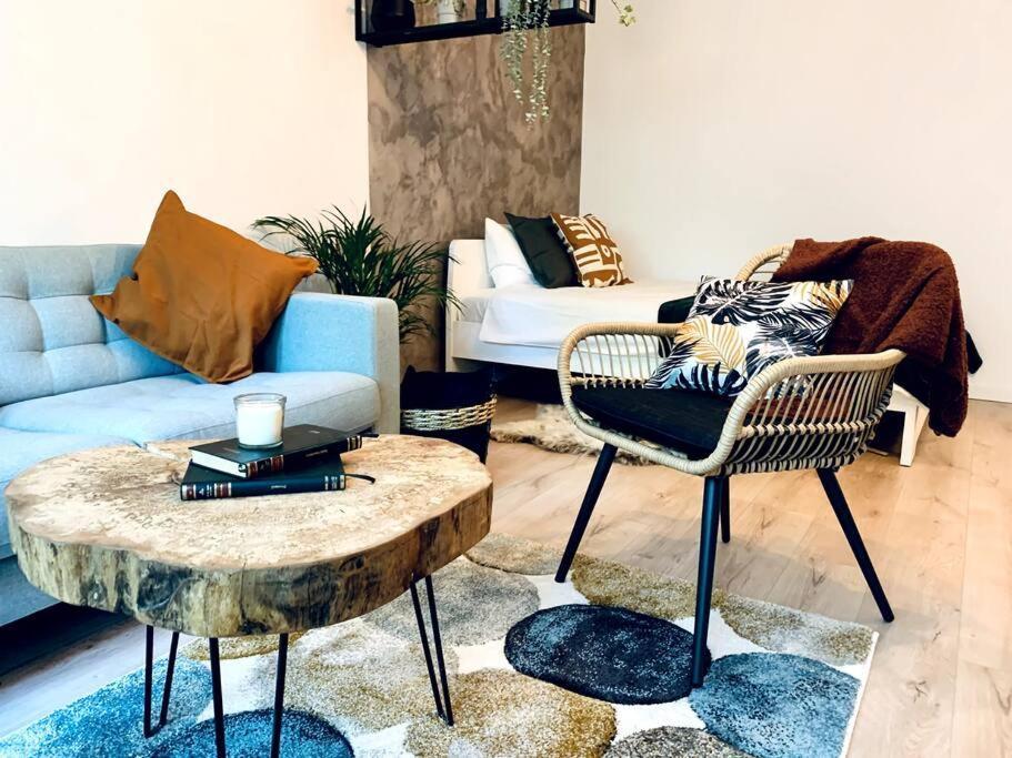 Ferienwohnung Heart Of The City - Modern Studio With Balcony Bukarest Exterior foto